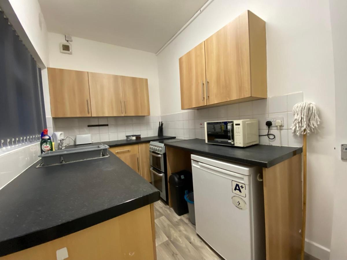Nice Living Serviced Accommodations 3 โคเวนทรี ภายนอก รูปภาพ