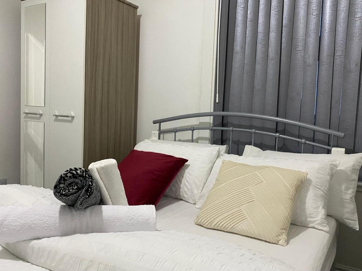 Nice Living Serviced Accommodations 3 โคเวนทรี ภายนอก รูปภาพ