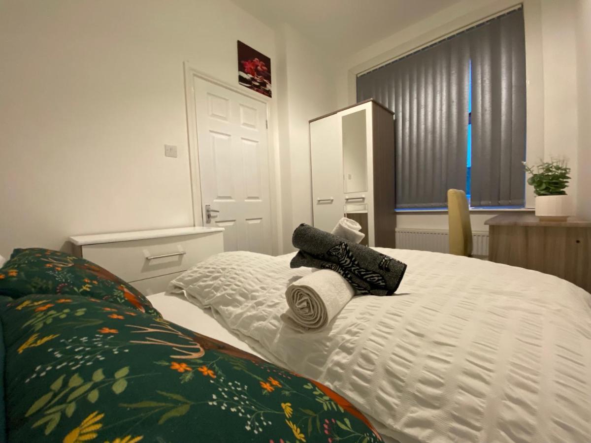 Nice Living Serviced Accommodations 3 โคเวนทรี ภายนอก รูปภาพ