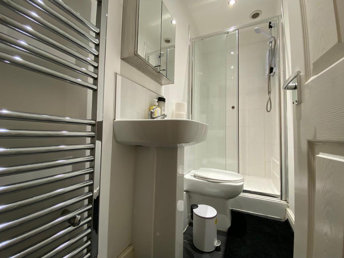 Nice Living Serviced Accommodations 3 โคเวนทรี ภายนอก รูปภาพ