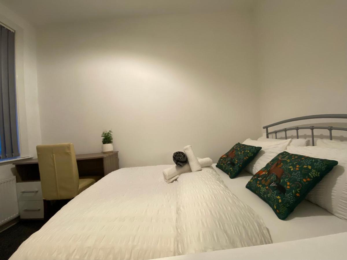 Nice Living Serviced Accommodations 3 โคเวนทรี ภายนอก รูปภาพ