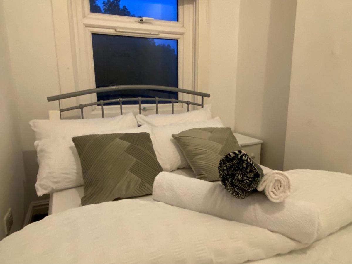 Nice Living Serviced Accommodations 3 โคเวนทรี ภายนอก รูปภาพ