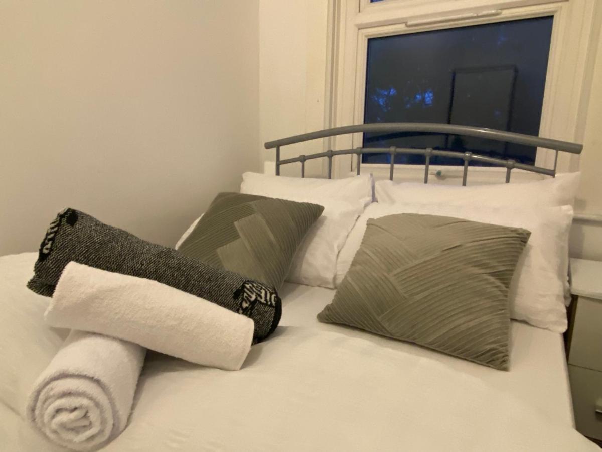 Nice Living Serviced Accommodations 3 โคเวนทรี ภายนอก รูปภาพ